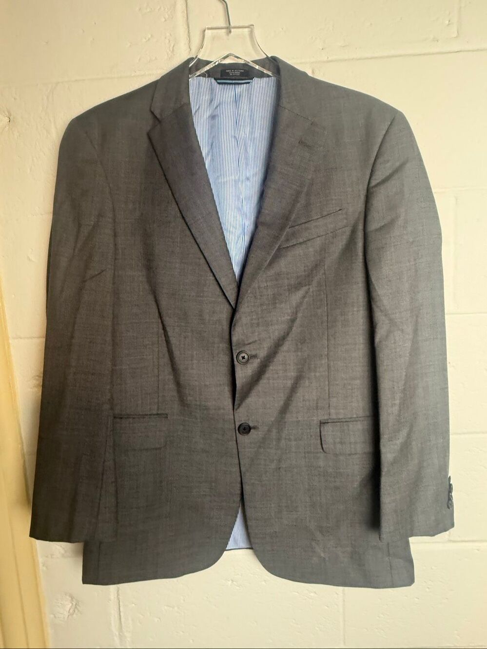 Tommy Hilfiger Men’s R 40 Gray 100% Wool Two Button Blazer Sport Coat